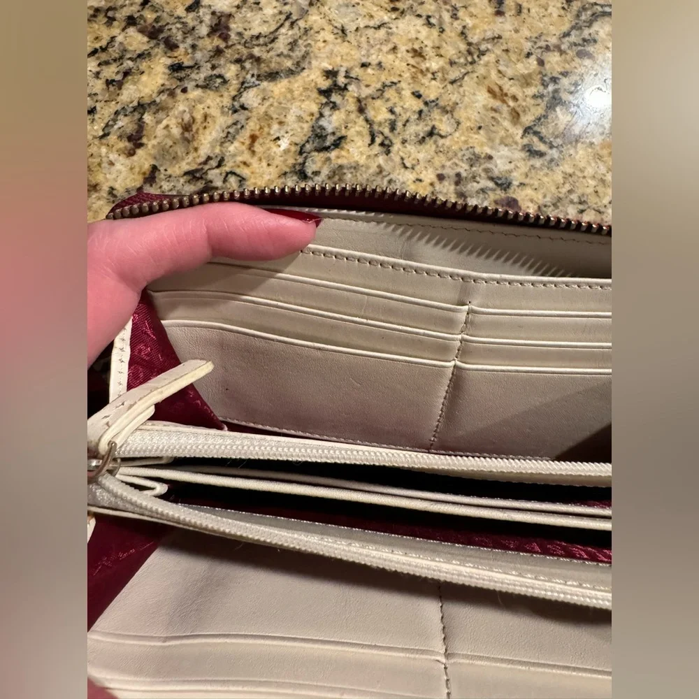 Kate Spade Bow Zip Wallet